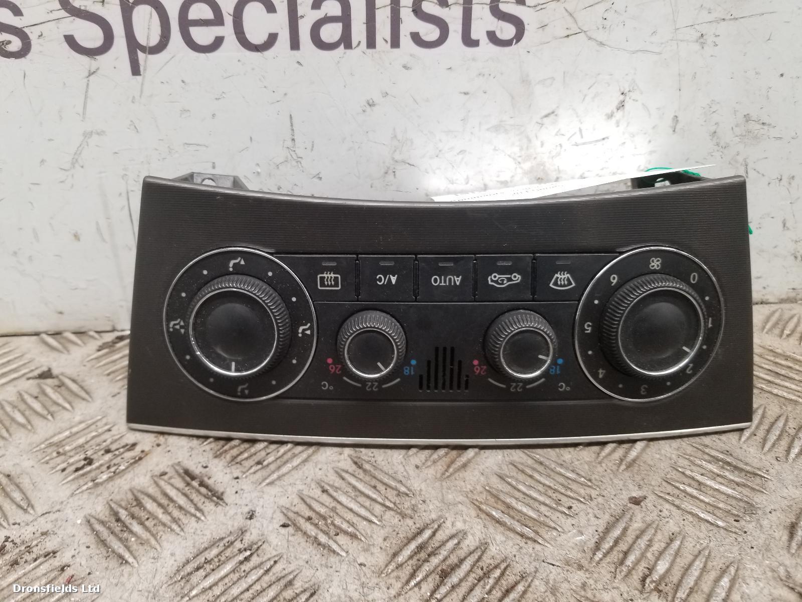 View Auto part Heater/AC Controller Mercedes C Class 2006