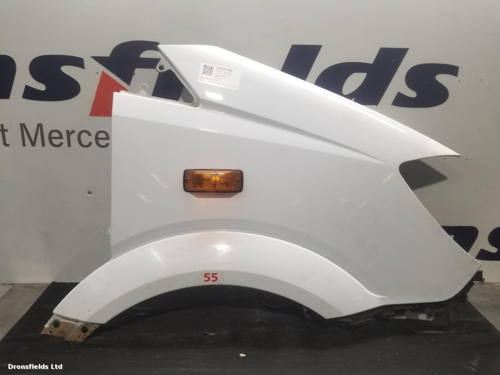 View Auto part R Wing Mercedes Sprinter 2016