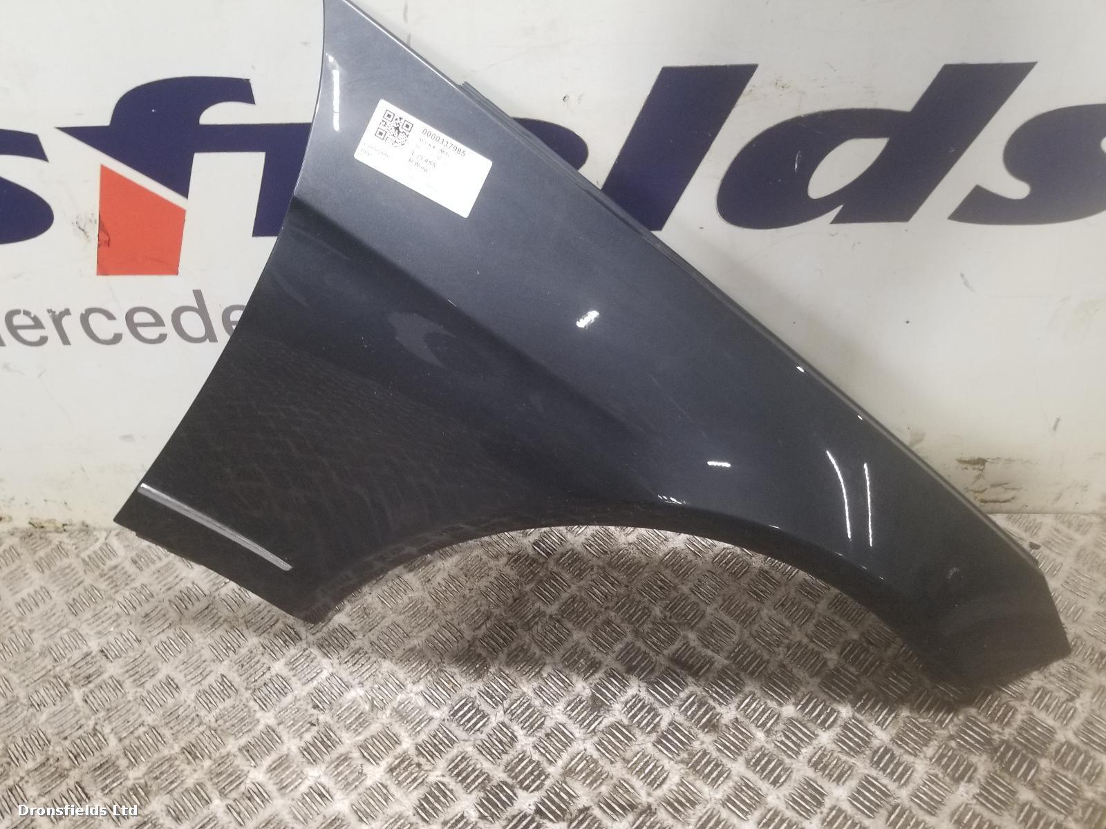 View Auto part R Wing Mercedes E Class 2014