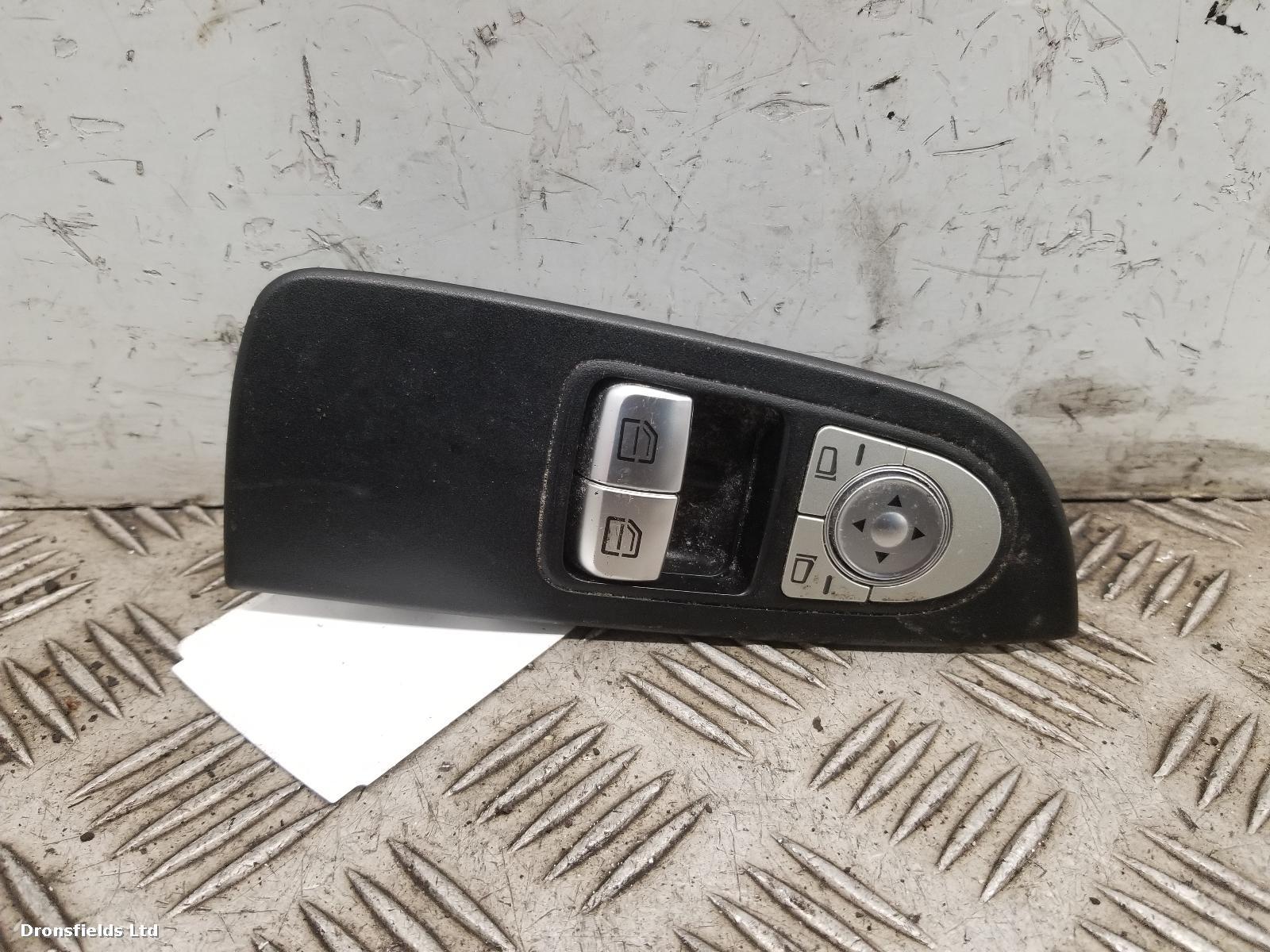 View Auto part Elect. Window Switch Mercedes Vito 2019
