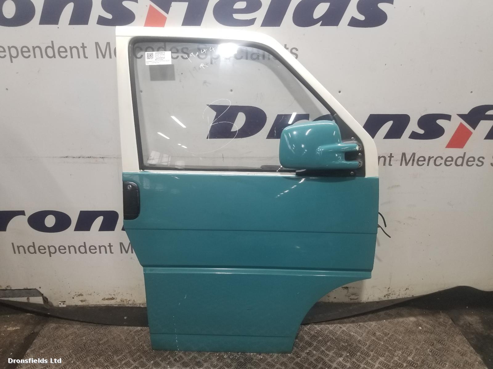 View Auto part R Front Door Volkswagen Transporter 1994