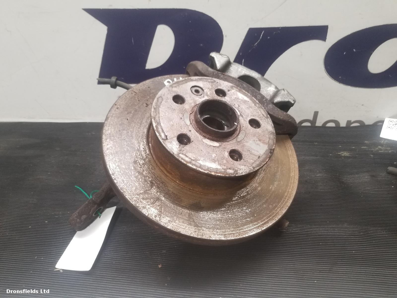 View Auto part RF Hub/Stub Axle Assembly Volkswagen Transporter 1994