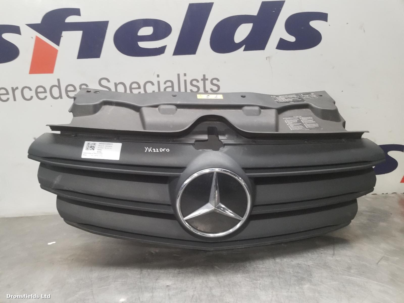 View Auto part Grille Mercedes Vito 2022
