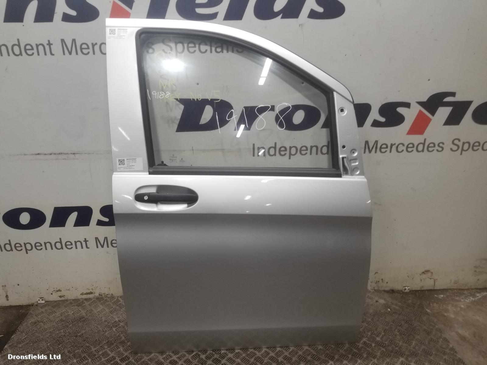 View Auto part R Front Door Mercedes Vito 2016