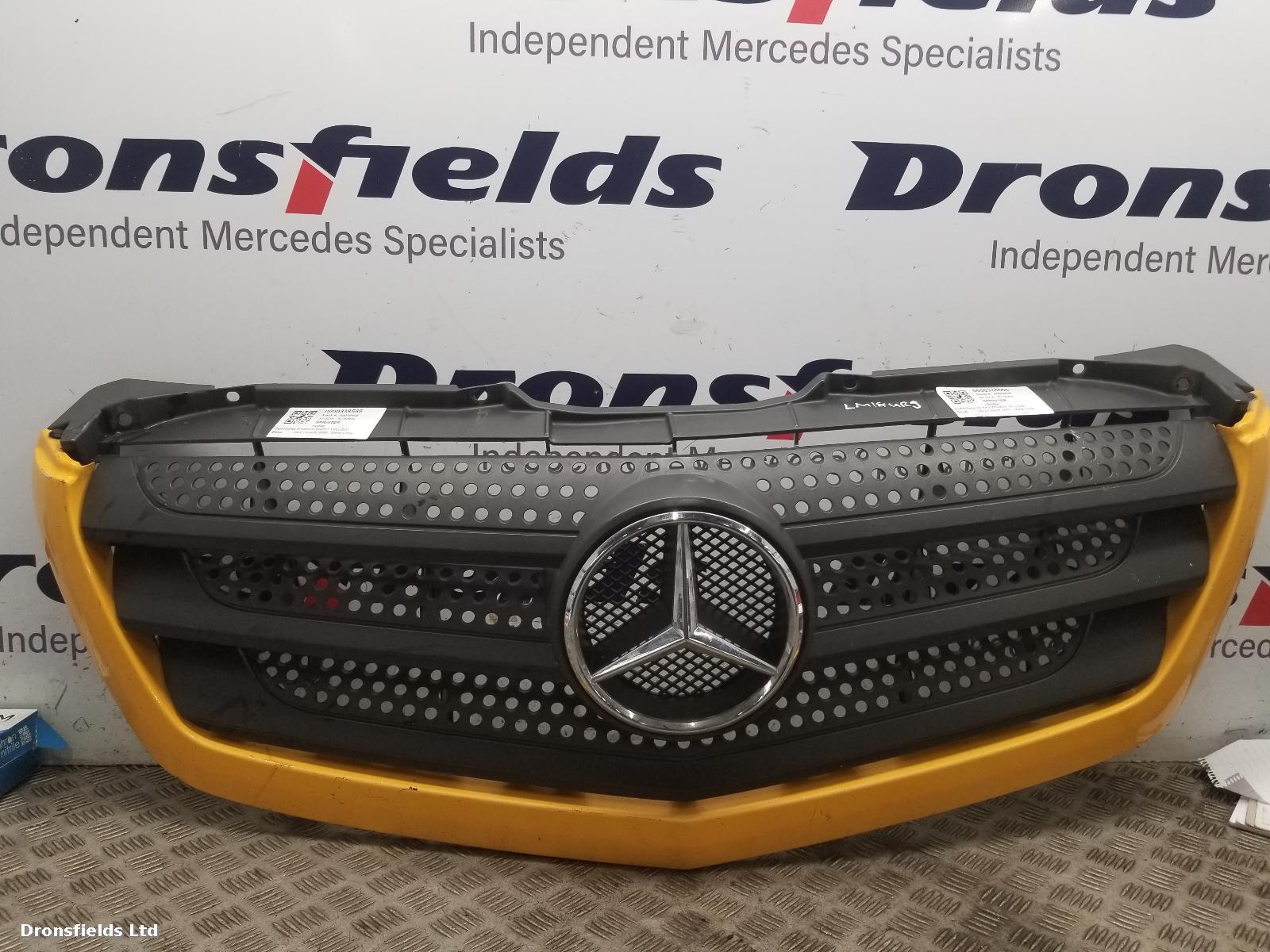 View Auto part Grille Mercedes Sprinter 2018