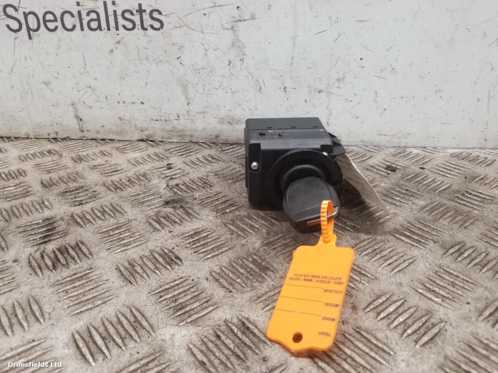 View Auto part Ignition W/Key Mercedes Vito 2010
