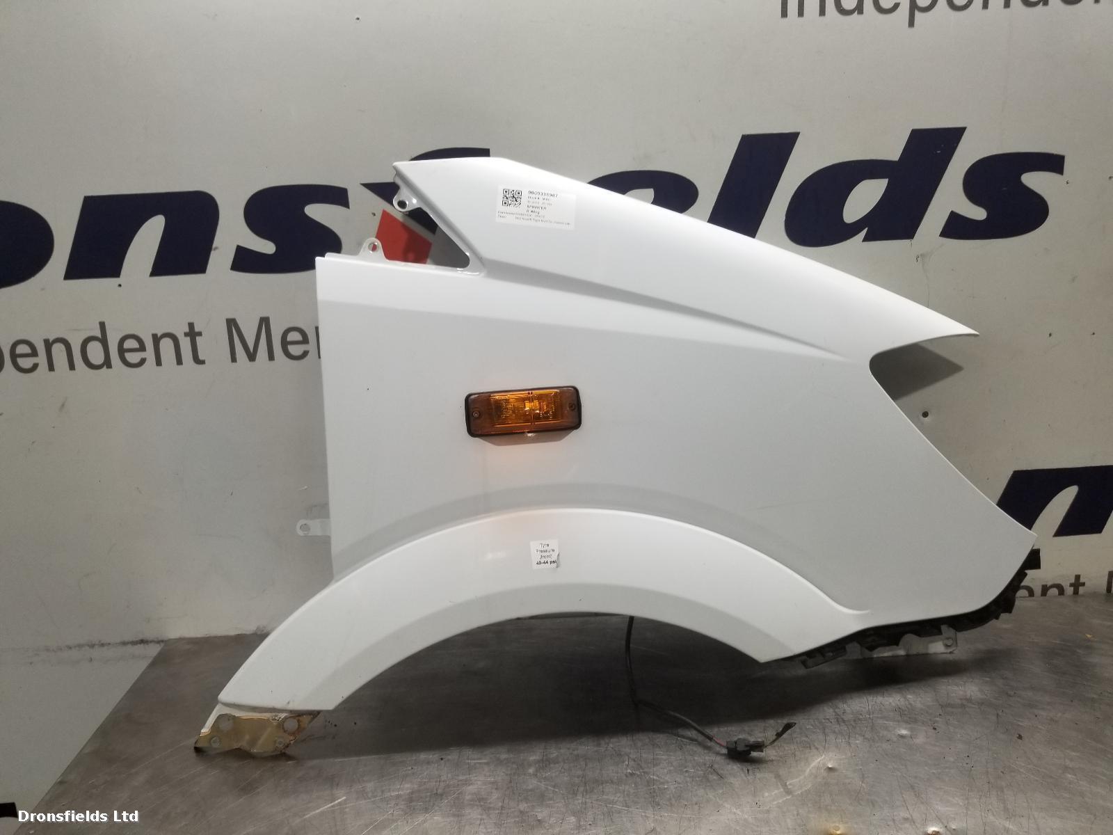 View Auto part R Wing Mercedes Sprinter 2016