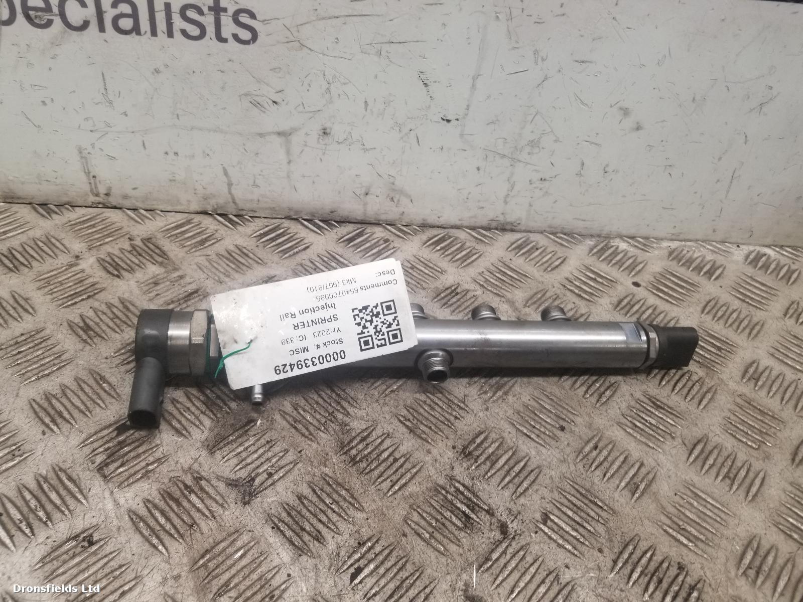 View Auto part Injection Rail Mercedes Sprinter 2023