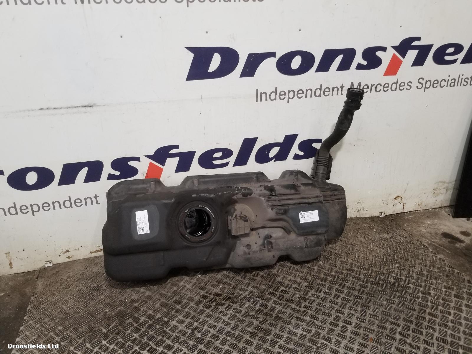 View Auto part Fuel Tank Mercedes Vito 2018