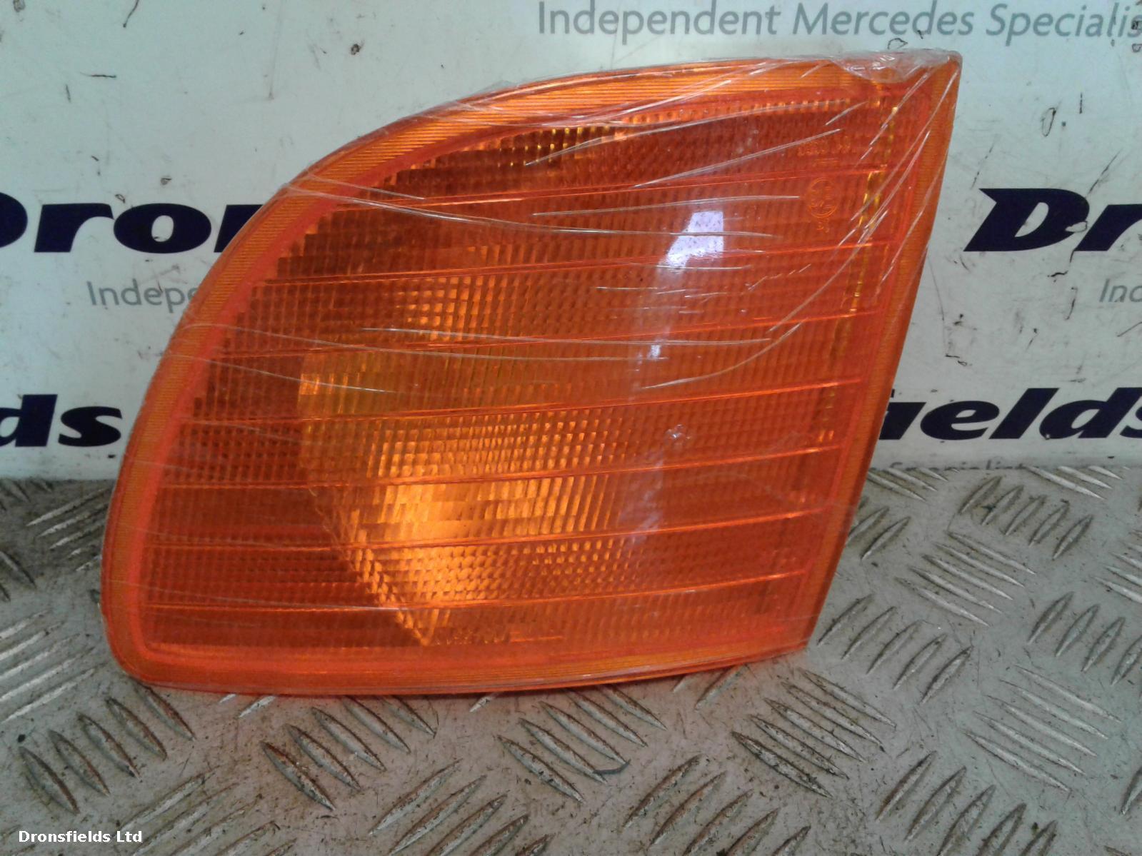 View Auto part L Indicator Light Mercedes Vito 1900