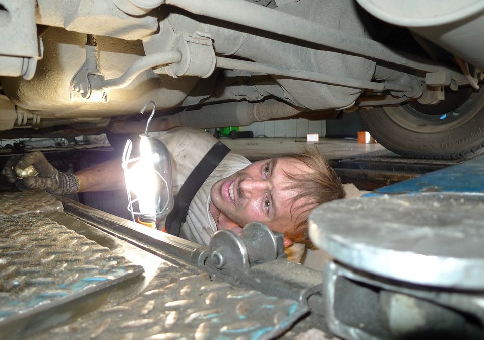 What’s the Difference Between a Car Service and an MOT?